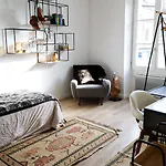 Au Pied Du Vieux-mans Apartment Le Mans