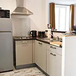 Apartment Au Pied Du Vieux-mans