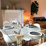 Au Pied Du Vieux-mans * Le Mans