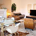 Apartment Au Pied Du Vieux-mans