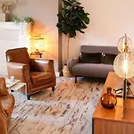 Au Pied Du Vieux-mans Apartment *