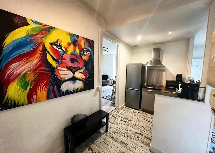 Au Pied Du Vieux-mans * Le Mans