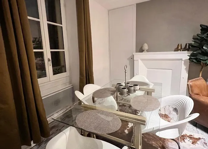 Au Pied Du Vieux-mans Appartement