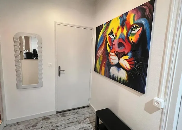 Au Pied Du Vieux-mans *