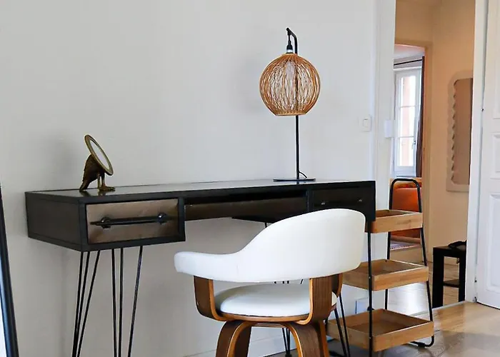 Au Pied Du Vieux-mans Appartement