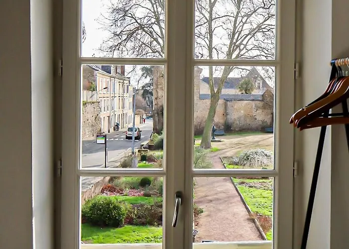 Au Pied Du Vieux-mans Appartement *