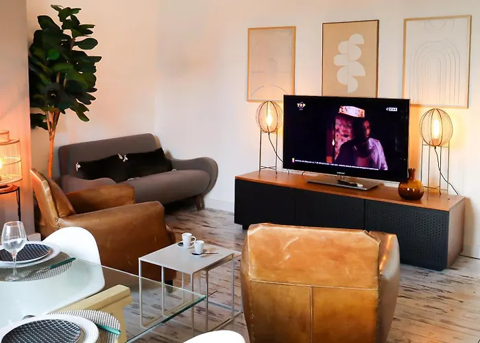 Au Pied Du Vieux-mans * Le Mans