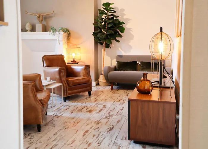 Au Pied Du Vieux-mans *