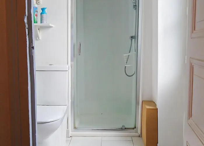 Au Pied Du Vieux-mans *